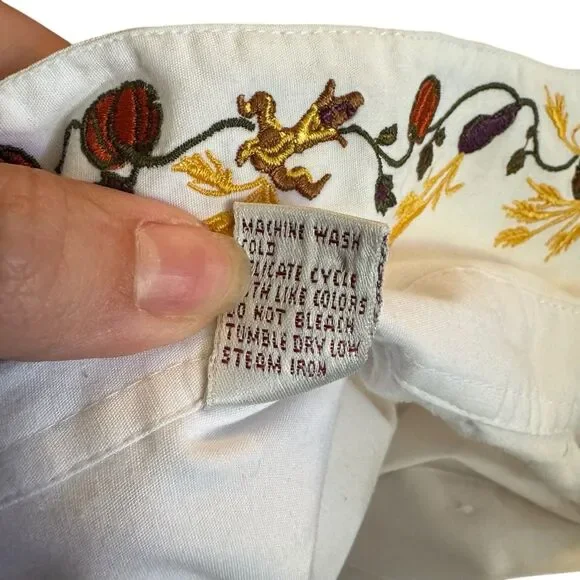 Vintage white button down with autumn embroidered trim Pumpkin Buttons‎ Small - Picture 15 of 16